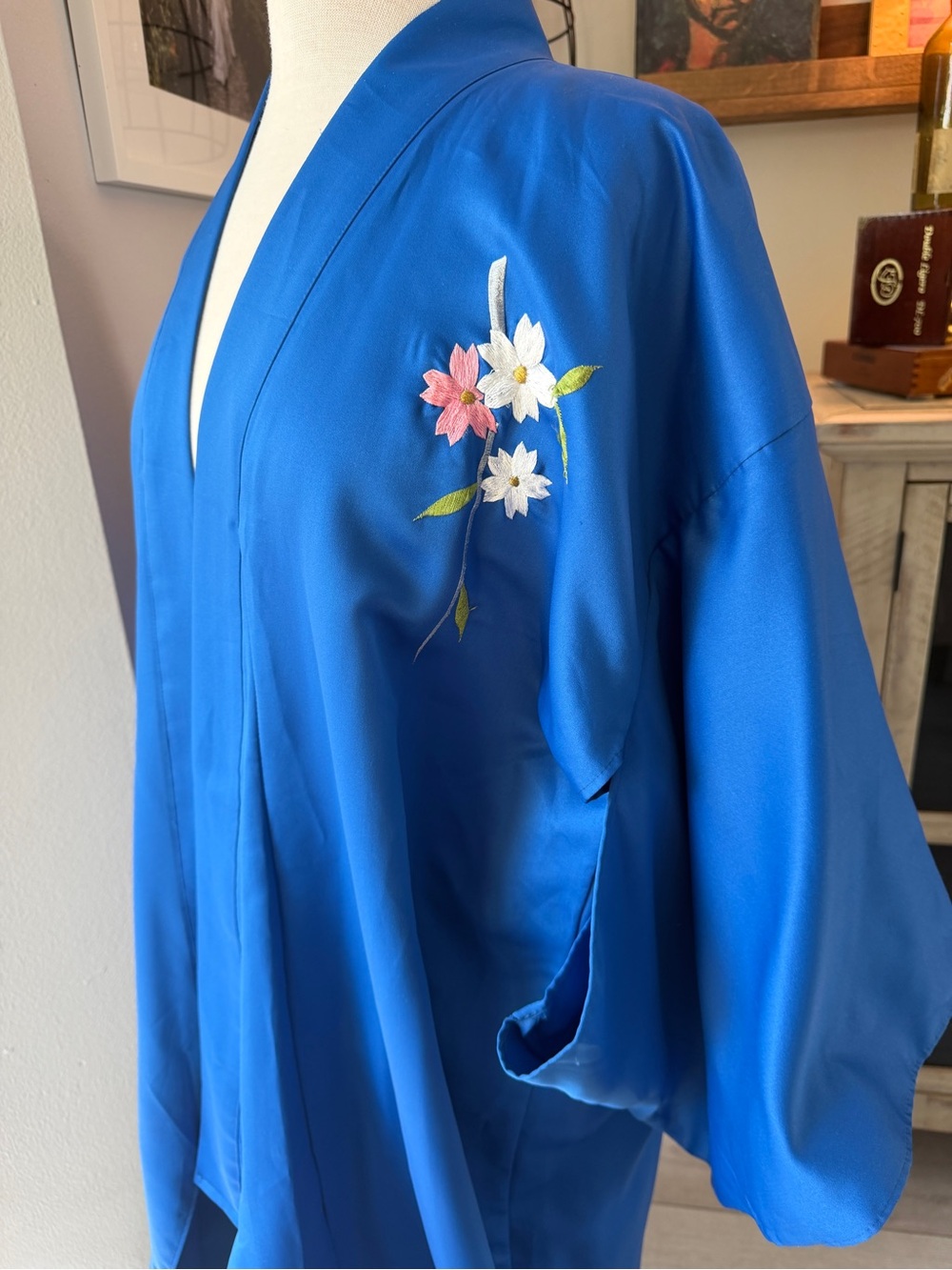Japanese Kimono Style Robe Blue Floral Embroidered Made in Japan